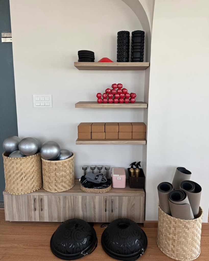 Organized props and accessories at CoreFlow